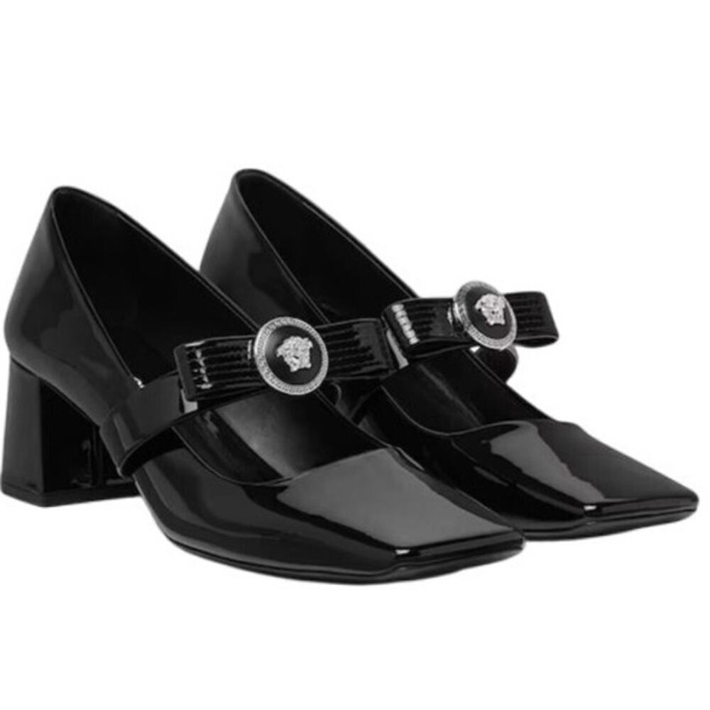 VERSACE 
Patent Leather Medusa Bow Mary
Jane Pump 38.5EU / 8.5US - Picture 10 of 15